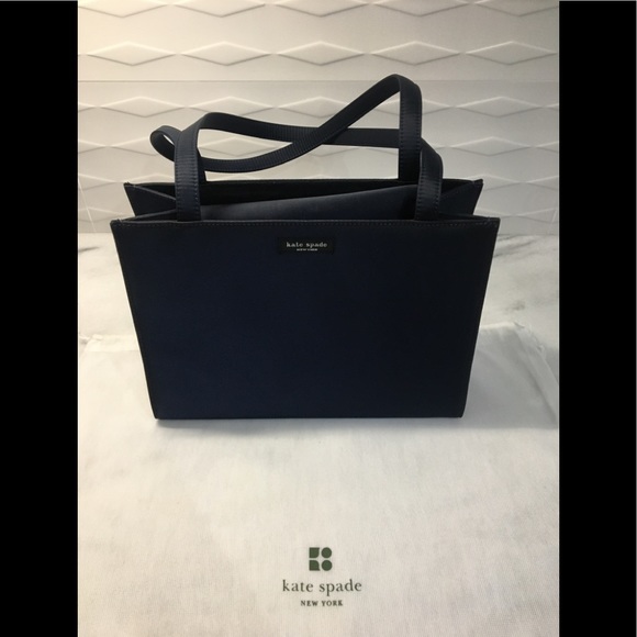 kate spade Handbags - Kate Spade Navy Satchel Beautiful -Classy  EUC Bag